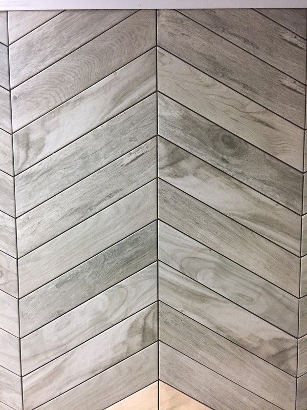 CHEVRON BORNEO GRIS 8.5X44 R10